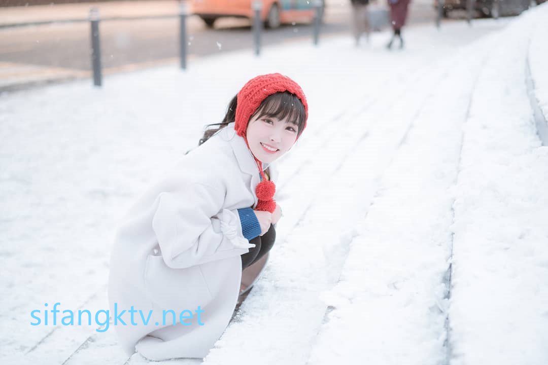 【2023-12-19】taking off at swimming pool.m4v