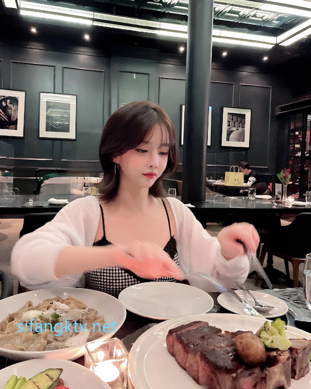 【2023-11-12】Fucking a succubus cosplay girl 1